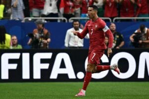 Portugal golea con un Cristiano Ronaldo histórico y acaricia la clasificación en el Mundial