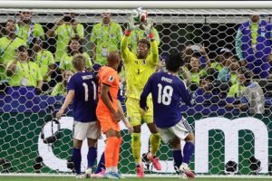 Zion Suzuki: El portero de tres nacionalidades que eligió hacer historia con Japón