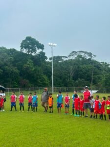 Llegan la electricidad y el deporte a Santa Cecilia de La Cruz gracias a una nueva inversión del ICE