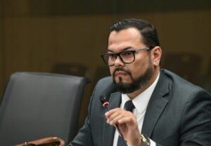 El Mangal de Salitre recibe energía eléctrica por primera vez gracias a trabajo conjunto entre ICE e INDER